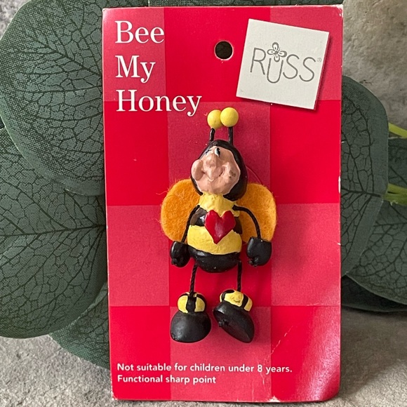 Russ “Bee my honey” pin - Picture 2 of 4